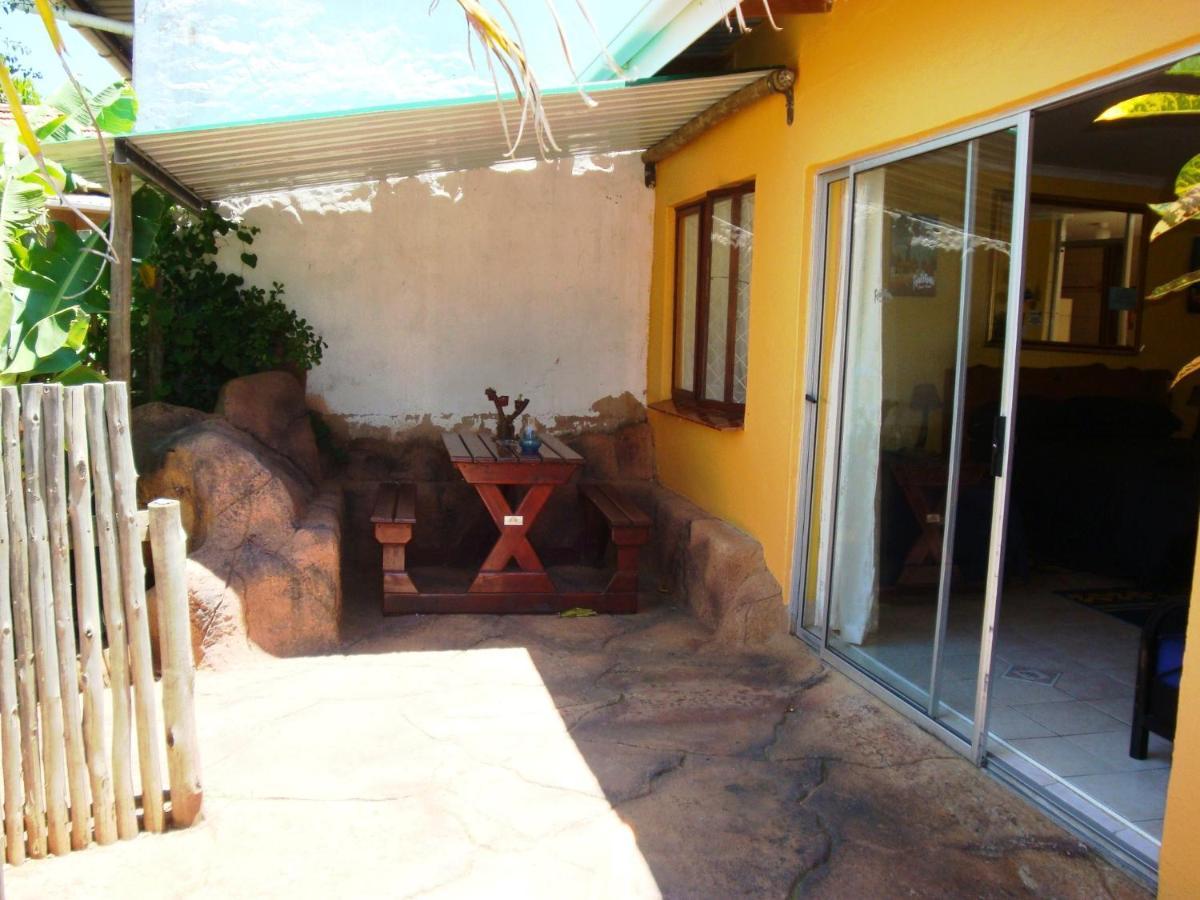 Flintstones Guest House Durban Exterior photo