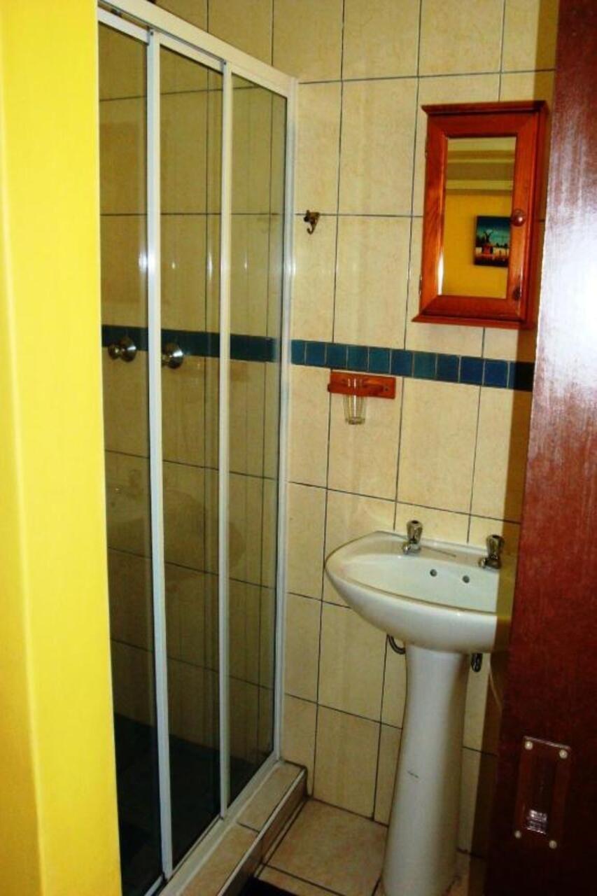 Flintstones Guest House Durban Exterior photo