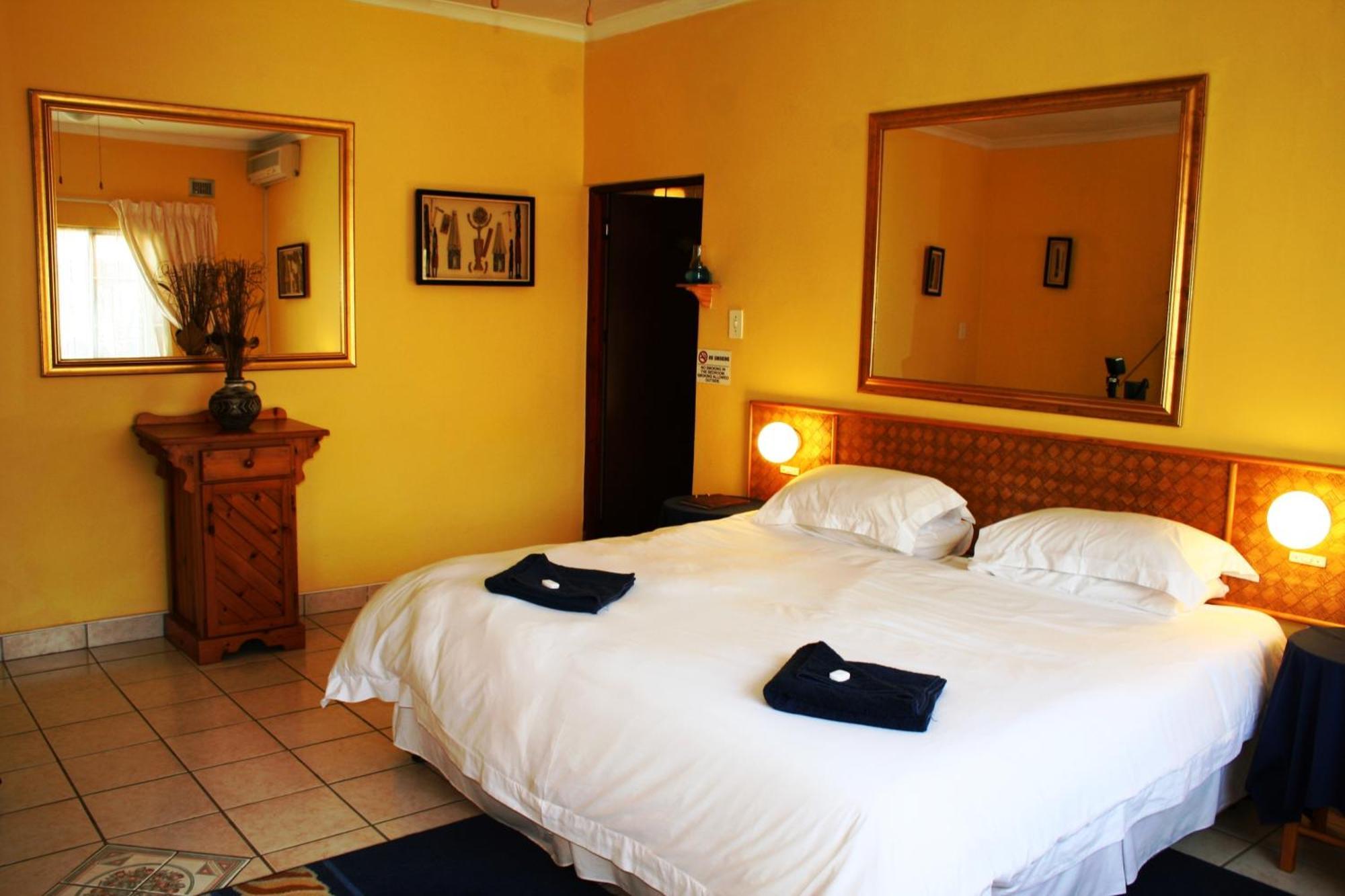Flintstones Guest House Durban Exterior photo