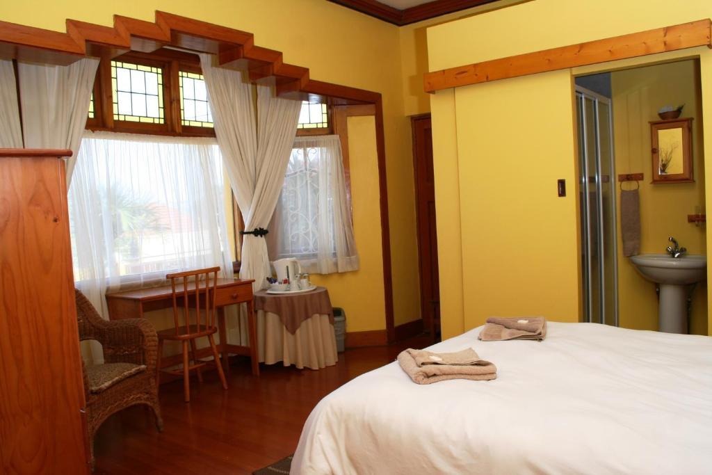 Flintstones Guest House Durban Room photo