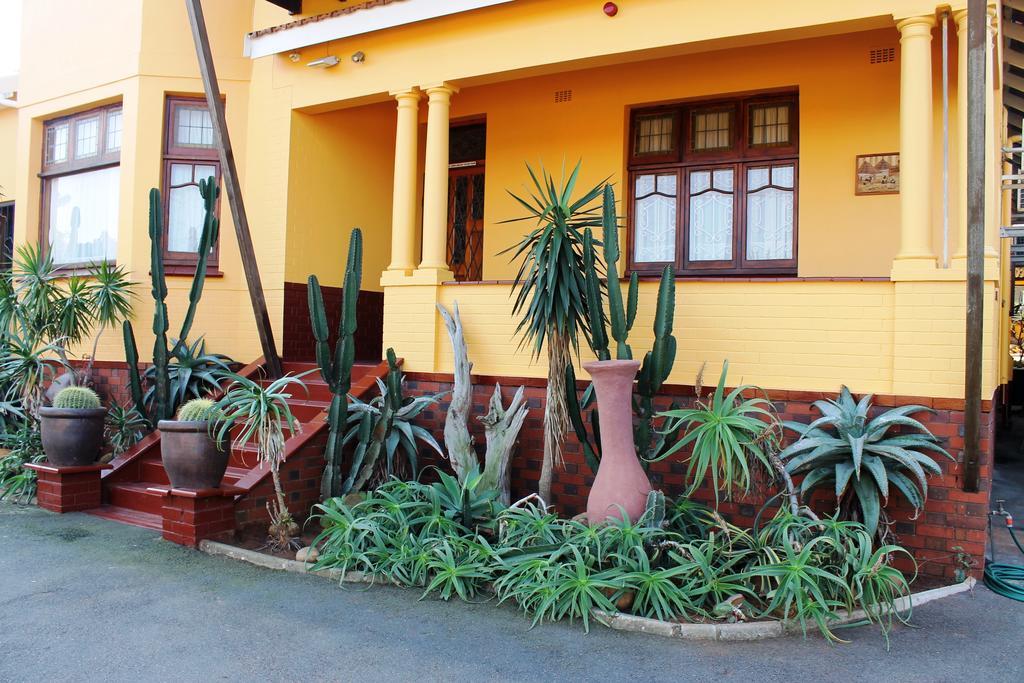 Flintstones Guest House Durban Exterior photo