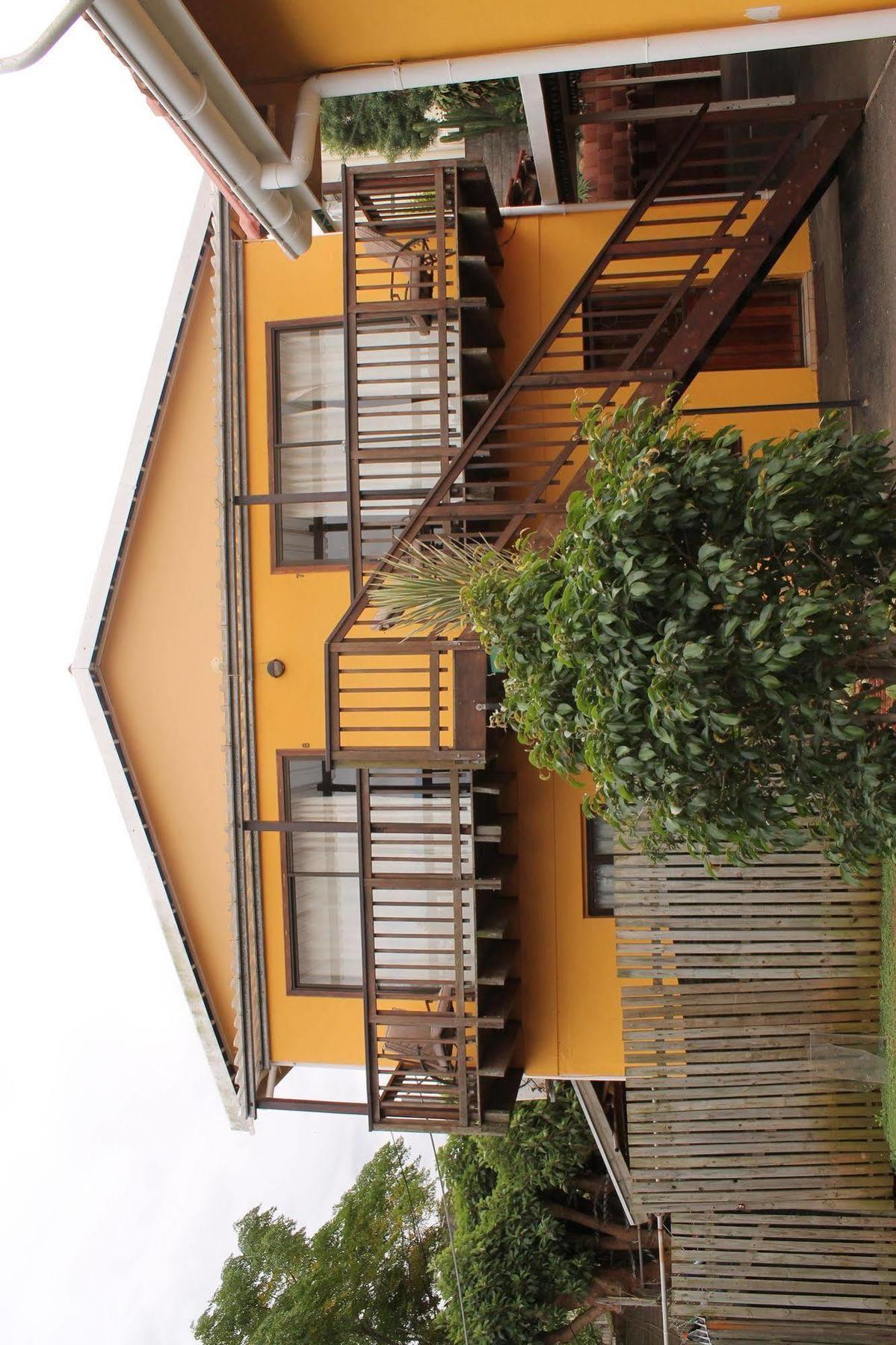 Flintstones Guest House Durban Exterior photo