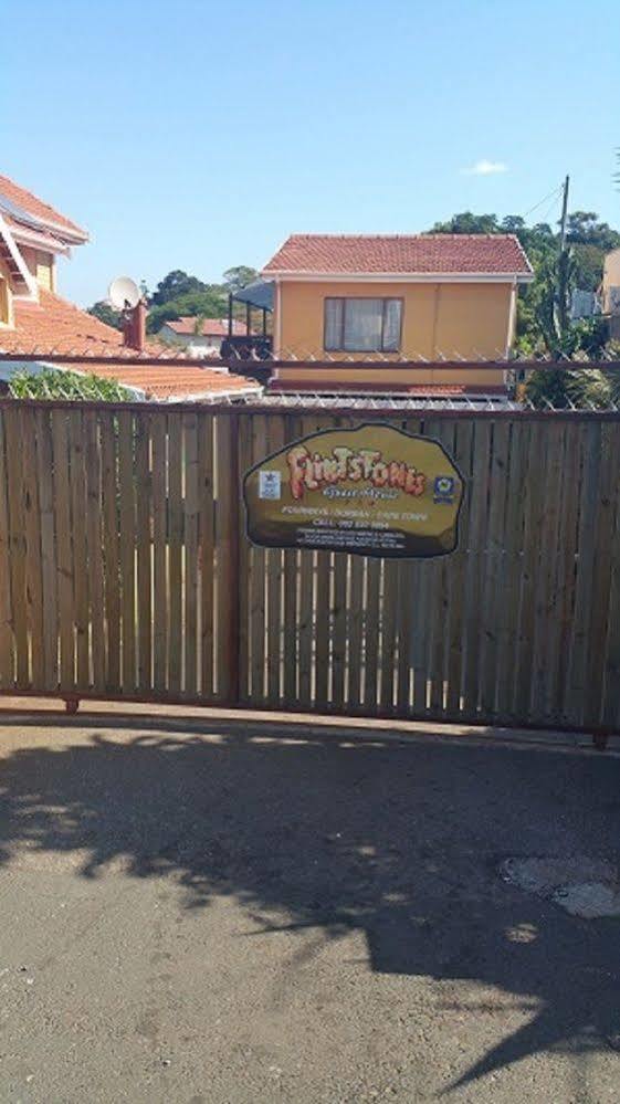 Flintstones Guest House Durban Exterior photo